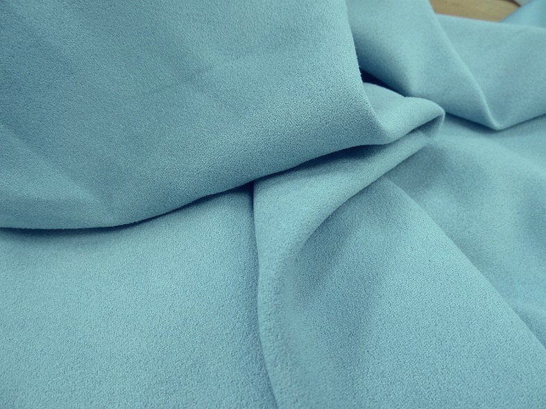 Tissu suedine bleu ciel 6