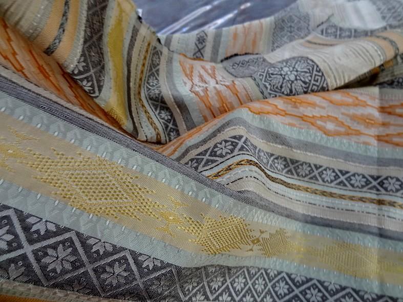 Tissu taffetas motif frises terre et ocres