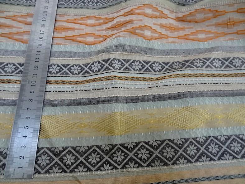 Tissu taffetas motif frises terre et ocres 2