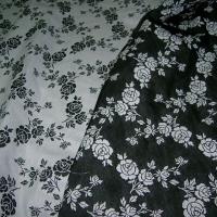 Tissu tapissier damasse noir blanc fleuri 2