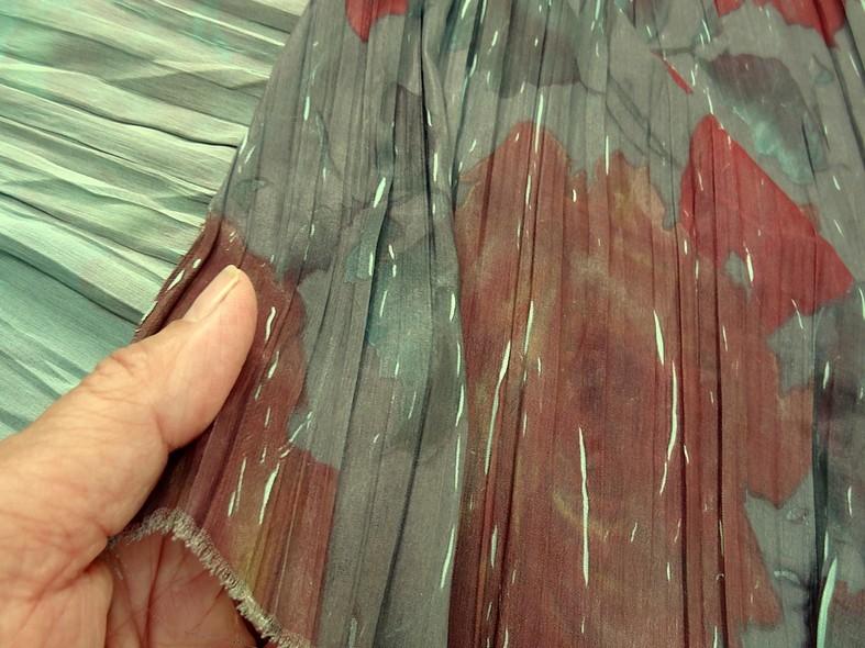 Tissu voile froisse plisse grosses fleurs 3