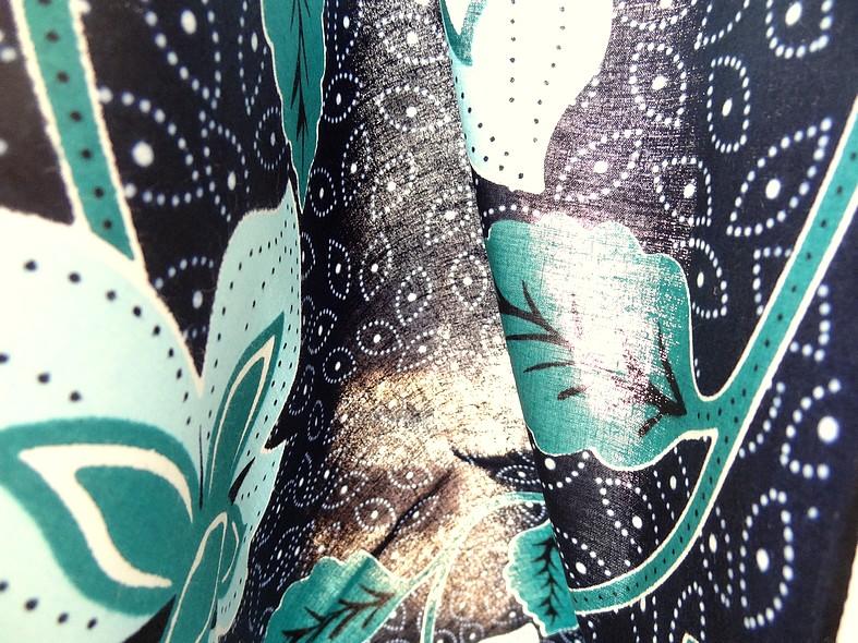 Tissu wax coton fond marine grosses fleurs turquoise blanc