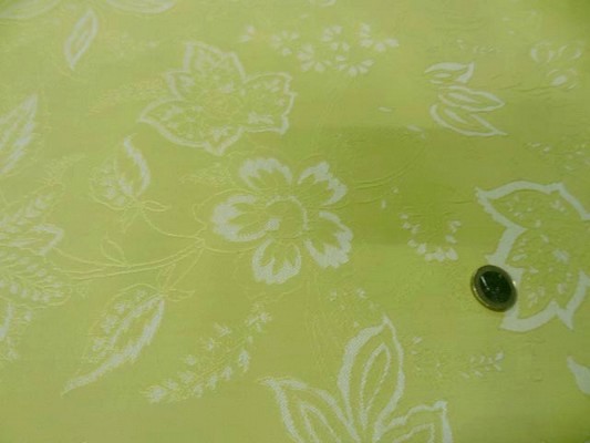 Toile coton anis clair faconne fleurs 2