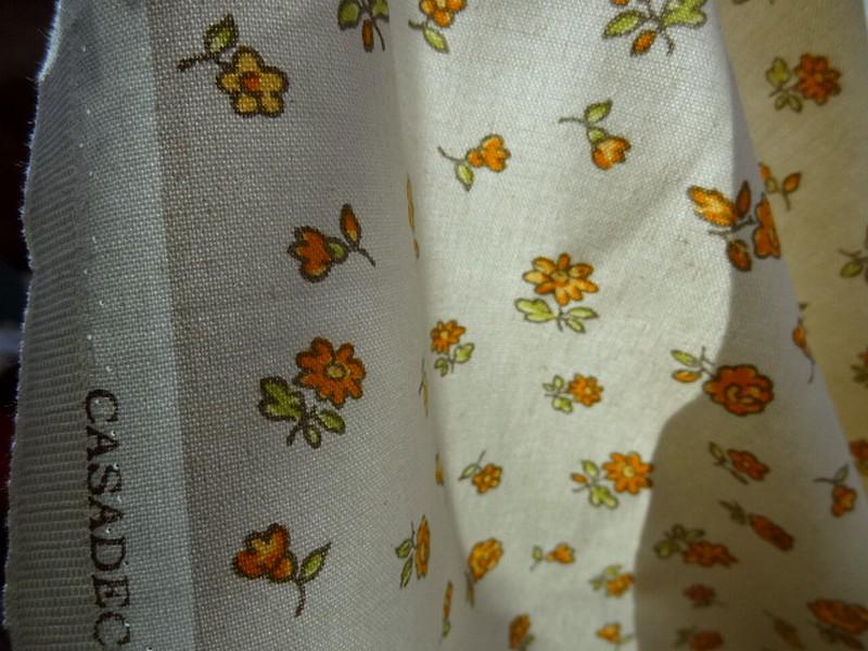 Toile coton beige rose fleurs orangees 6 