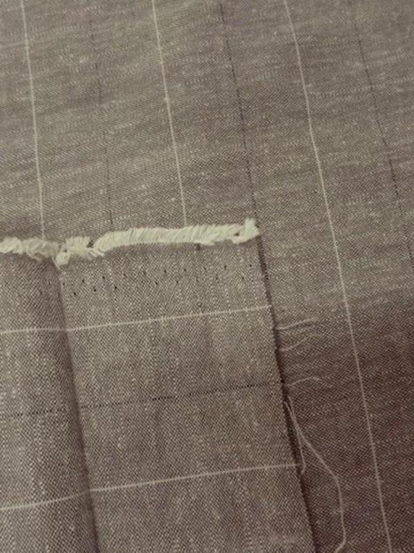 Toile de lin taupe chine a fines rayures 3 