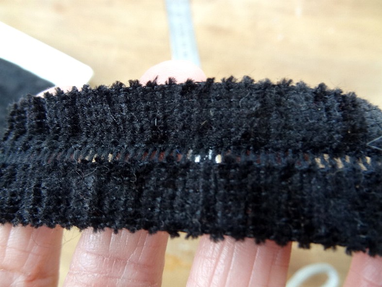 Tresse a border biais velours noir 3