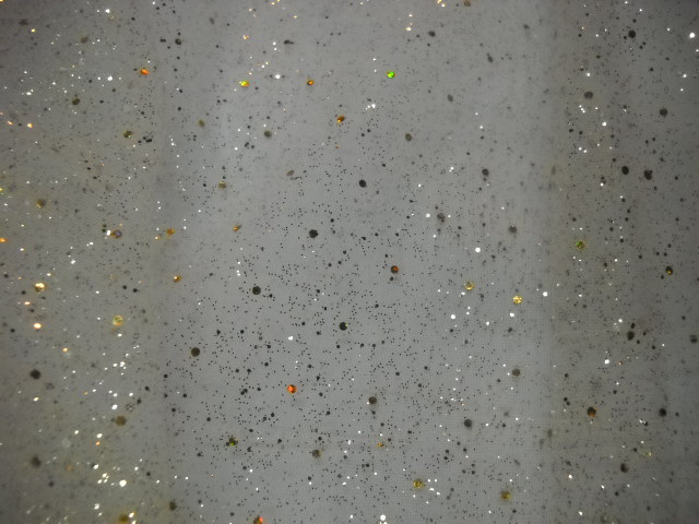 Tulle blanc casse a paillettes 0 2