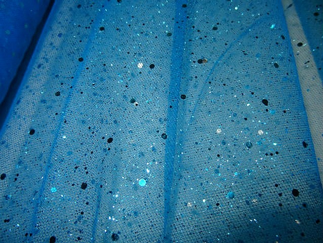 Tulle bleu azur a paillettes 2