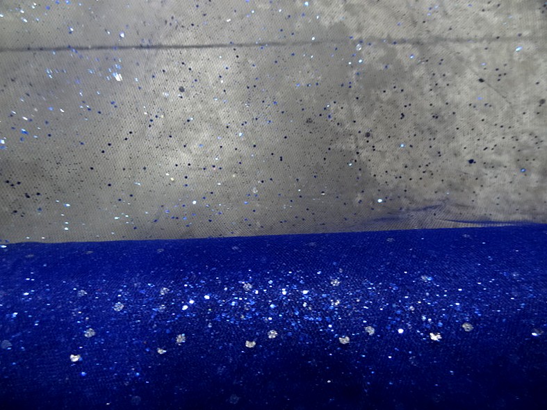 Tulle bleu saphir paillettes projetees 2