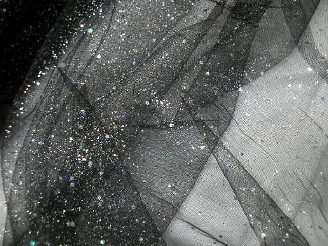 Tulle noir a paillettes 1