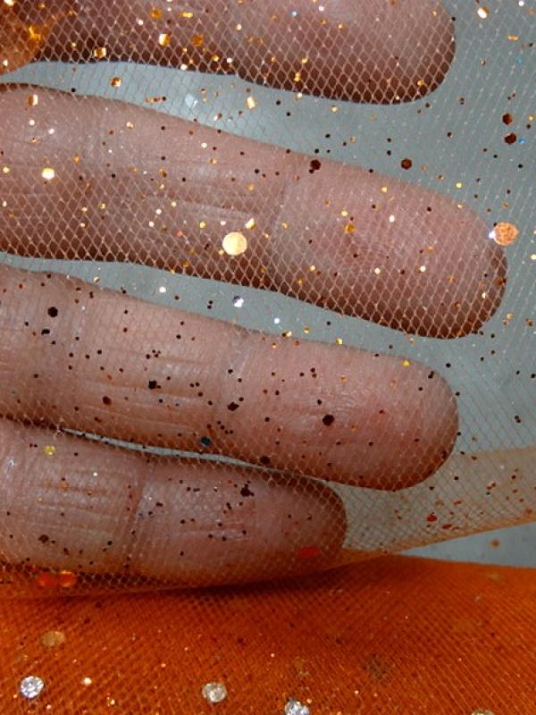 Tulle orange paillettes projetees 2 