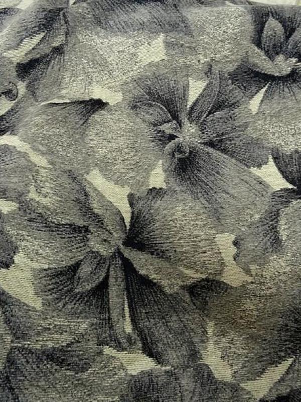 Velours ameublement tons gris larges fleurs 2 
