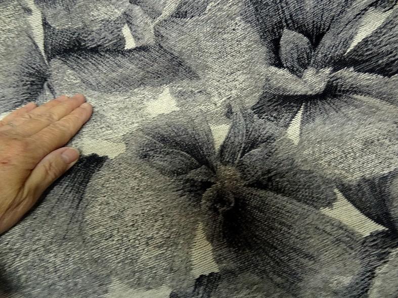 Velours ameublement tons gris larges fleurs 3