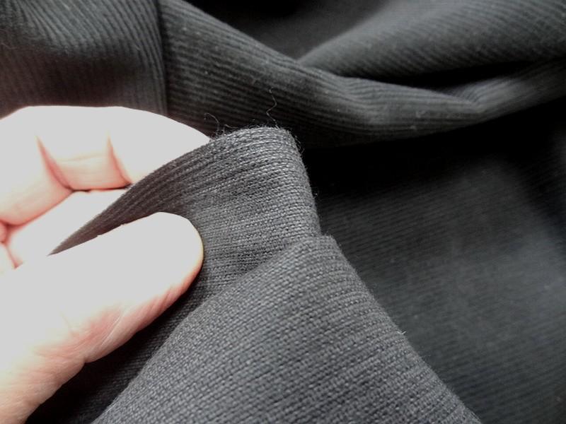 Velours coton mille raies noir uni 3