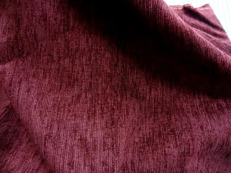 Velours d ameublement chenille teinte bordeaux 5