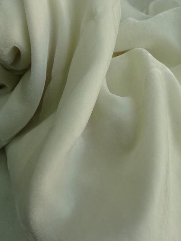 Velours de soie teinte ecru 2