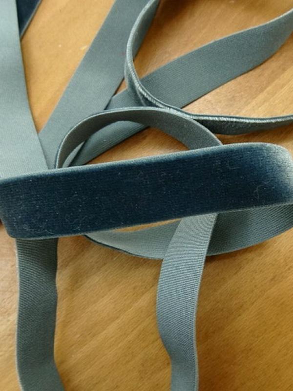 Velours elastique plat bleu petrole 15 mm 