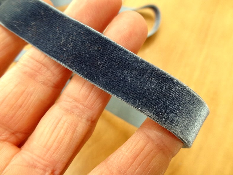 Velours elastique plat bleu petrole 15 mm 2
