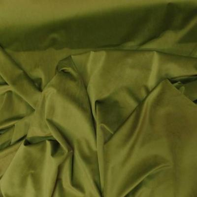 Velours ras teinte vert olive 4 