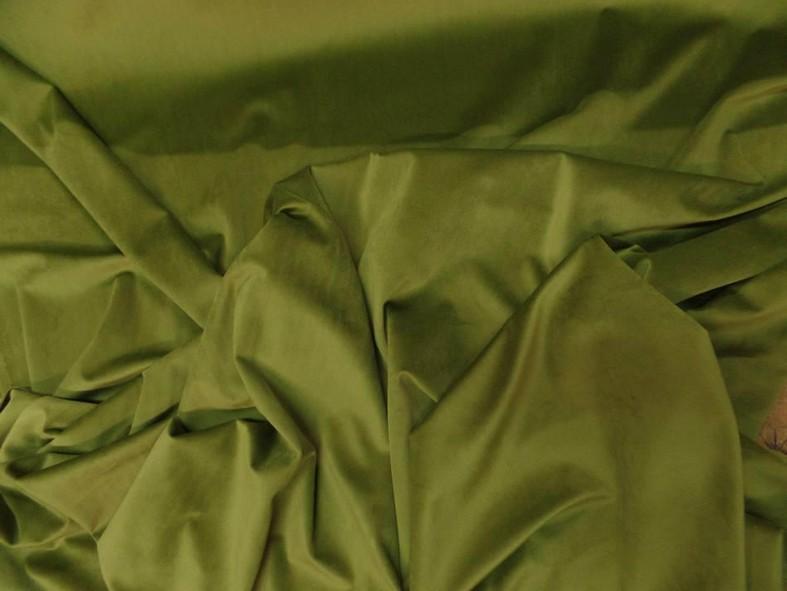 Velours ras teinte vert olive 4