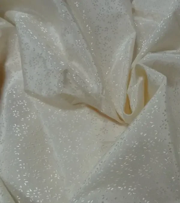 Viscose aspect satinee ivoire tisse ottoman petits motifs 1 