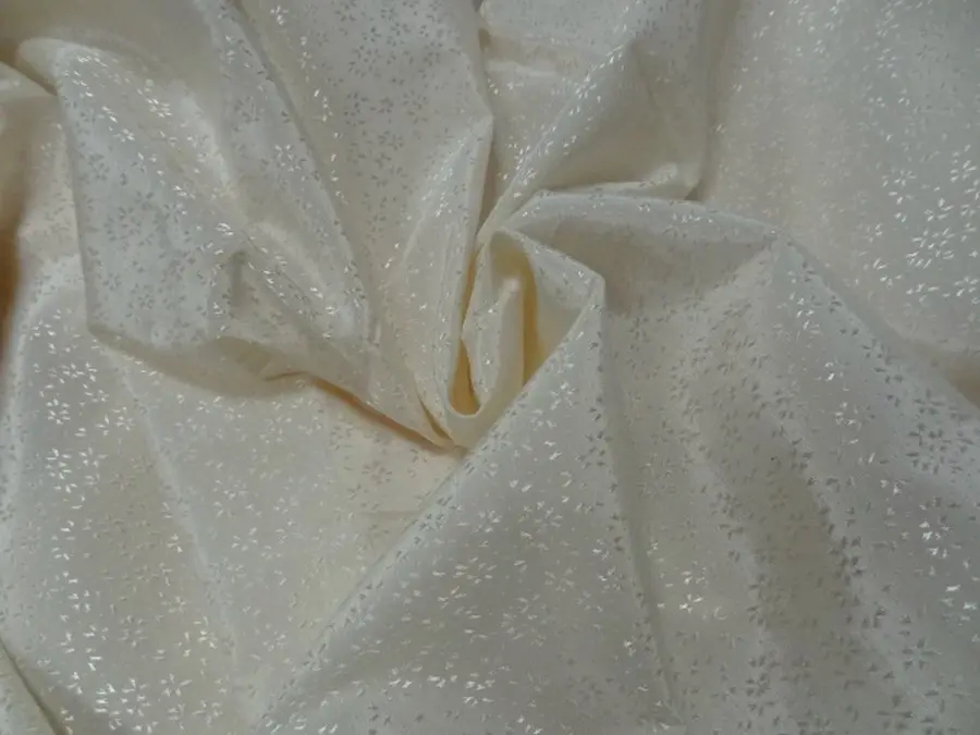 Viscose aspect satinee ivoire tisse ottoman petits motifs 1