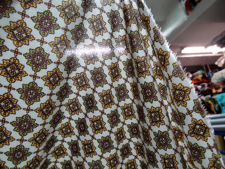 Viscose blanc casse motifs vintage moutarde et tilleul 5