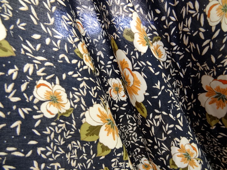 Viscose bleu nuit fleurs kaki et saumon 1