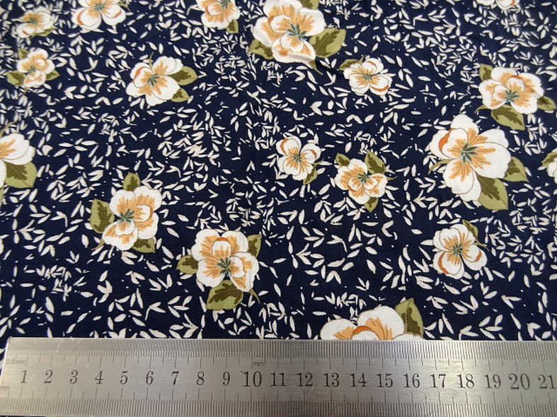 Viscose bleu nuit fleurs kaki et saumon 3
