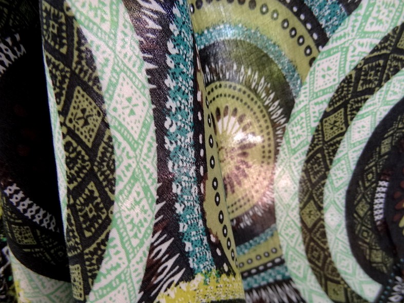Viscose coton motif africain noir et anis 2 1