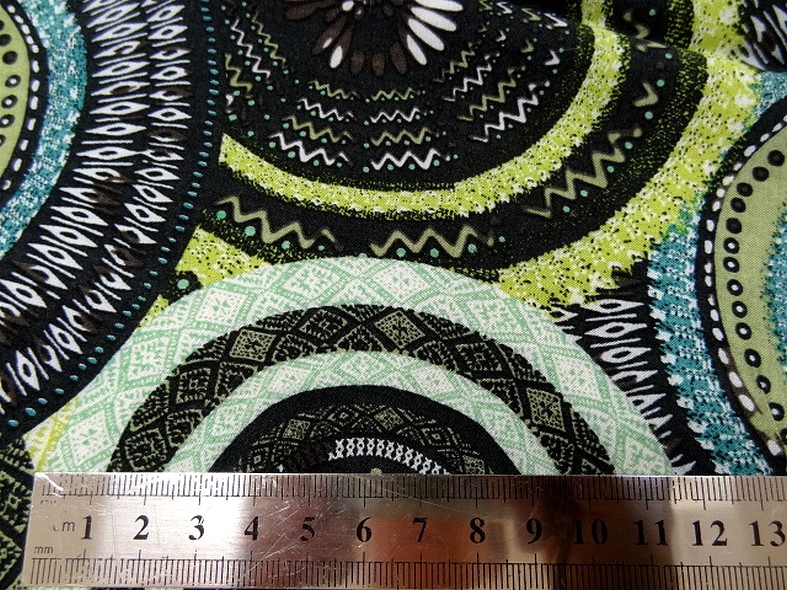 Viscose coton motif africain noir et anis 2