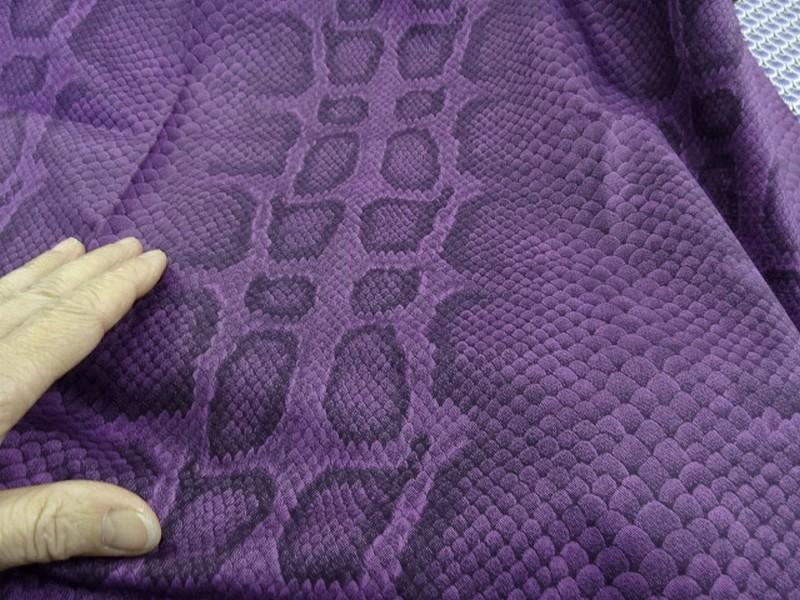 Viscose coton motif reptile prune 3 