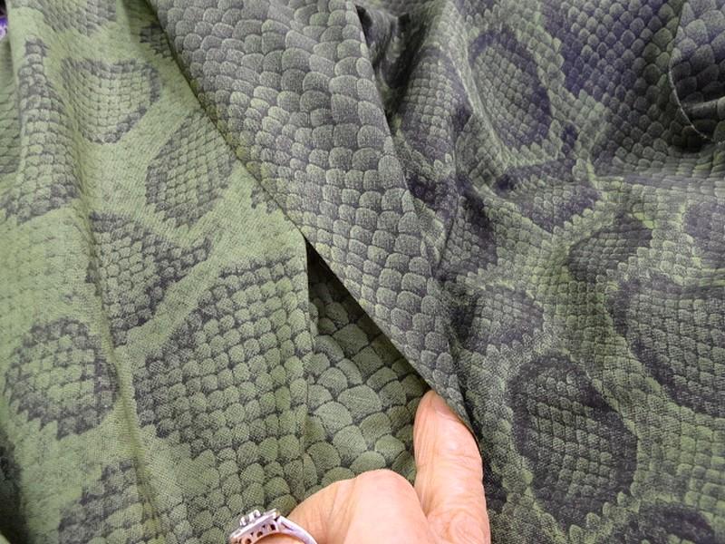 Viscose coton motif reptile vert bronze 4 