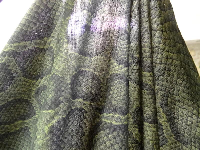 Viscose coton motif reptile vert bronze 5 