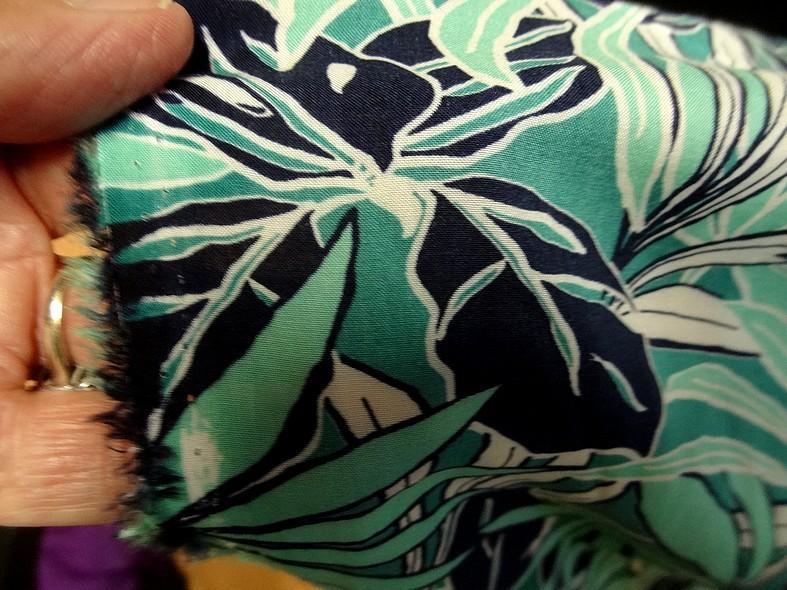 Viscose feuilles de palmier jade et bleu marine 4