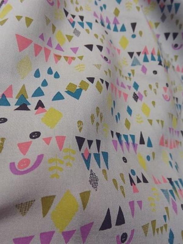 Viscose fond grege motifs geometriques acidules 4 