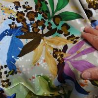 Viscose fond jade motif nature peinte 2