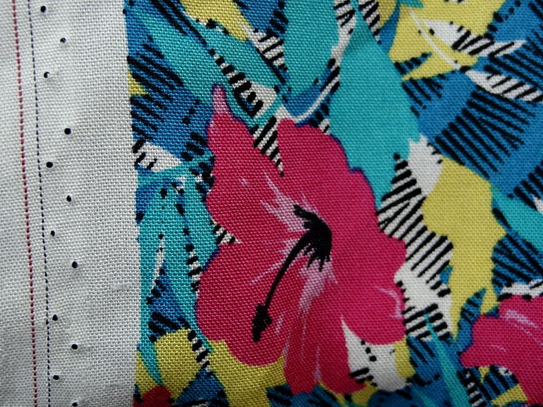 Viscose fond jaune fleurie fuchsia et bleu vert 3