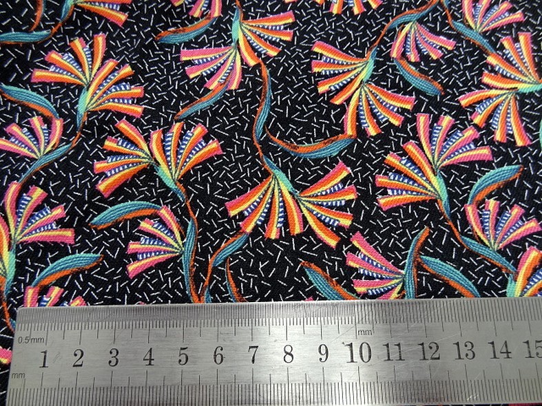 Viscose fond noir imprime fleuri multicolore 1