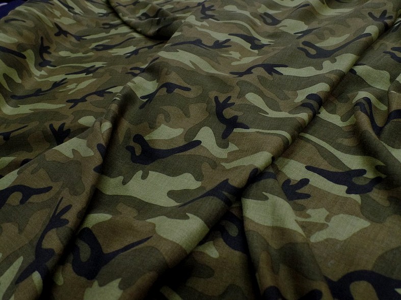 Viscose motif camouflage kaki