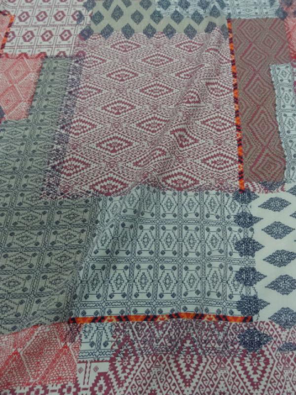 Viscose motif patchwork ethnique rose 1 