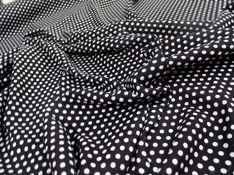 Tissu crêpe de viscose et elasthanne noir - Generaldiff | Tissus et  dentelles haute couture