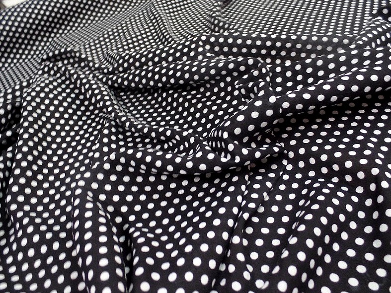 Viscose noire pois blancs pin up 2