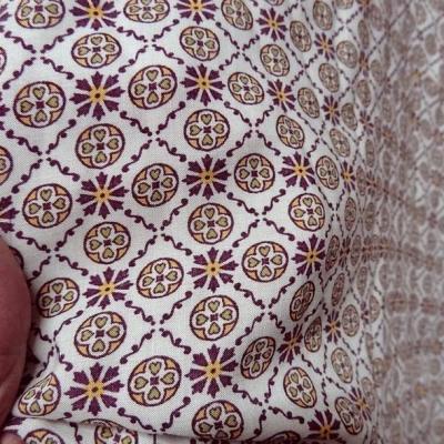 Viscose petit motif vintage violet ambre et vert tilleul 2 