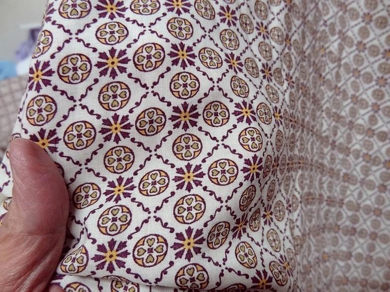 Viscose petit motif vintage violet ambre et vert tilleul 2