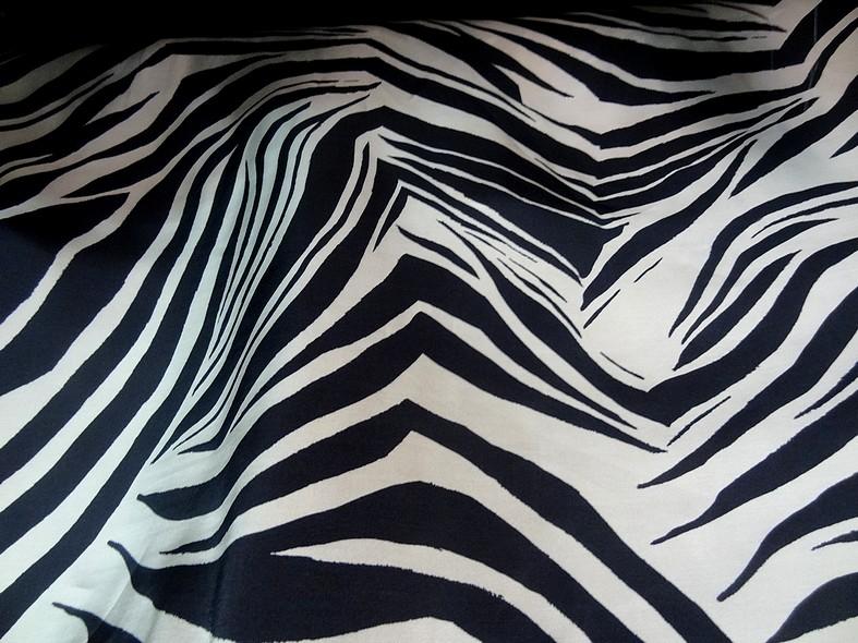 Viscose satin zebree blanc casse noir 2