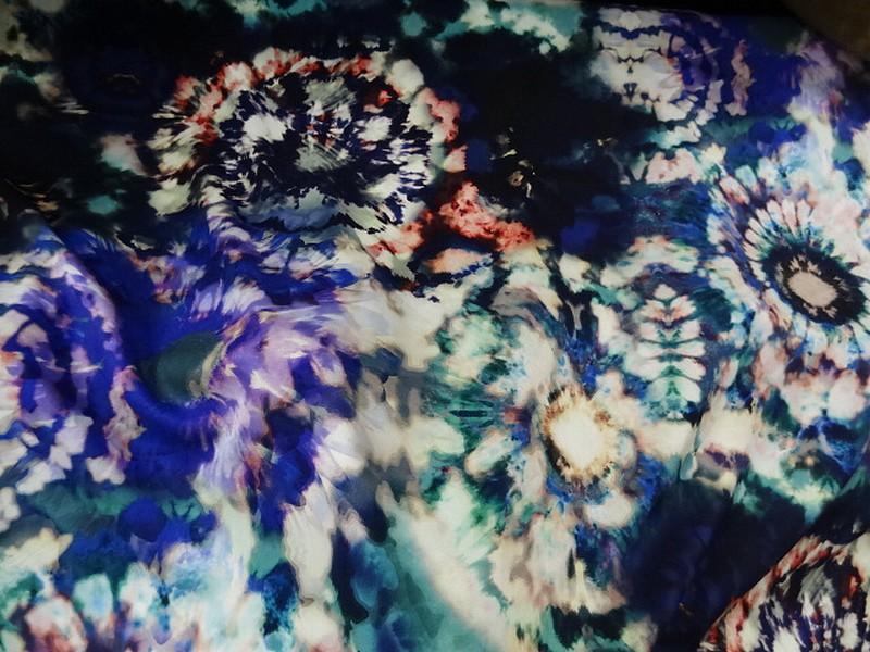 Viscose tie and dye bleu outremer lumineux 2