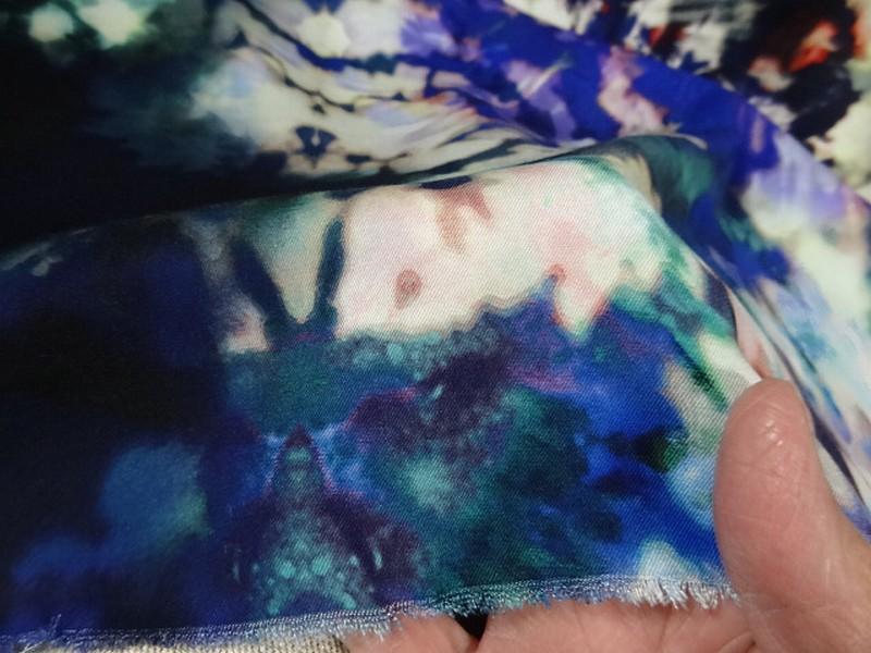 Viscose tie and dye bleu outremer lumineux 3 