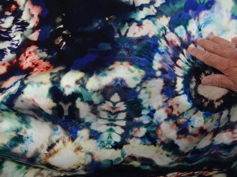 Viscose tie and dye bleu outremer lumineux 6