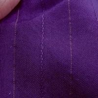 Viscose violette finement raye or 3